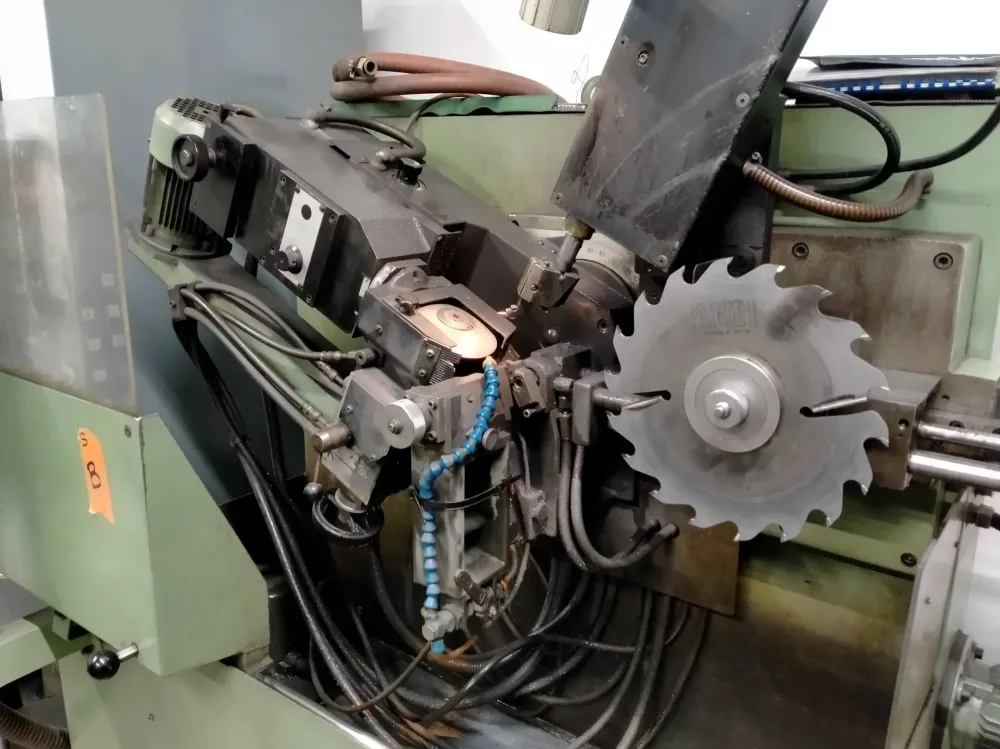 Circulaire carbure près de Balbigny